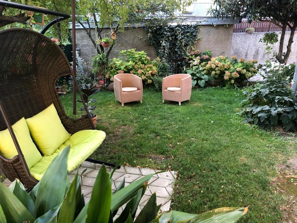 Tinikos Guest House Telavi Eksteriør billede