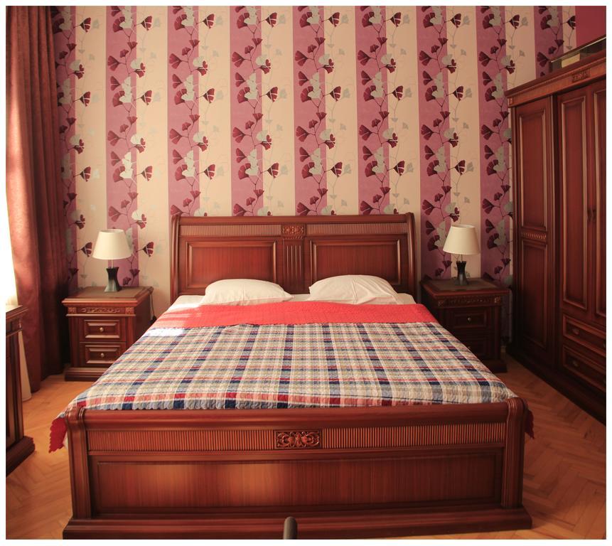 Tinikos Guest House Telavi Eksteriør billede