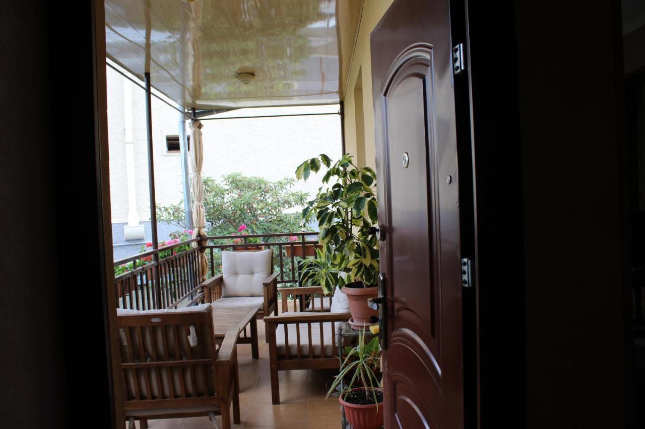 Tinikos Guest House Telavi Eksteriør billede