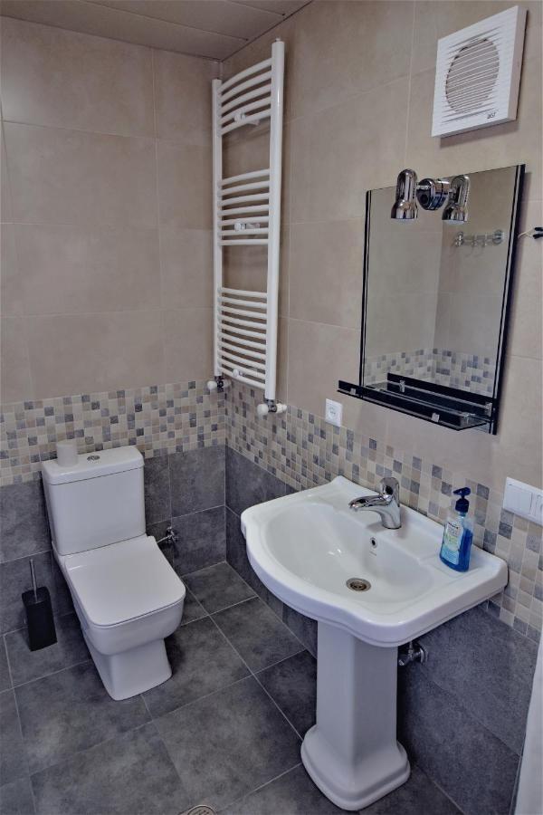 Tinikos Guest House Telavi Eksteriør billede
