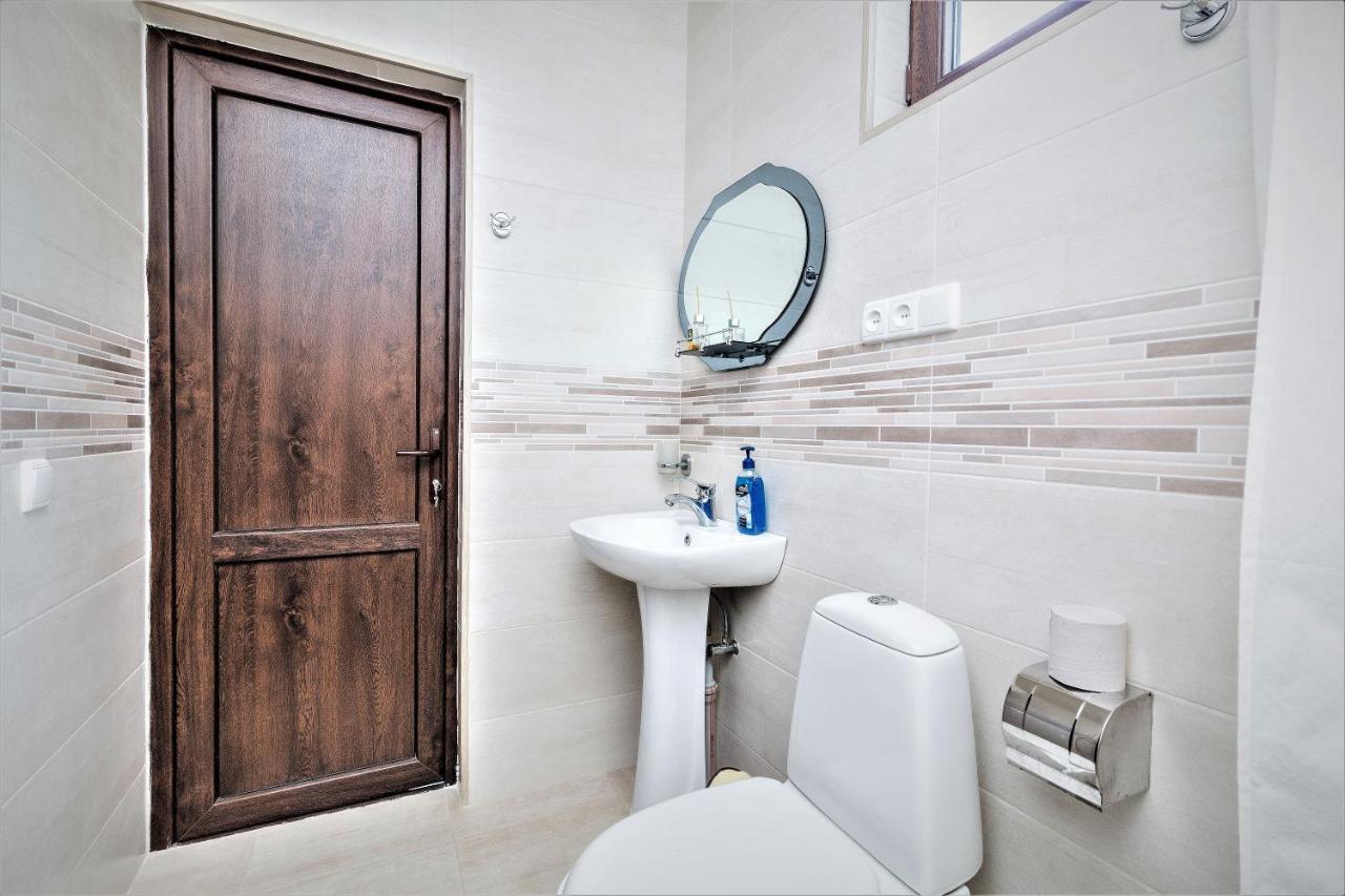 Tinikos Guest House Telavi Eksteriør billede
