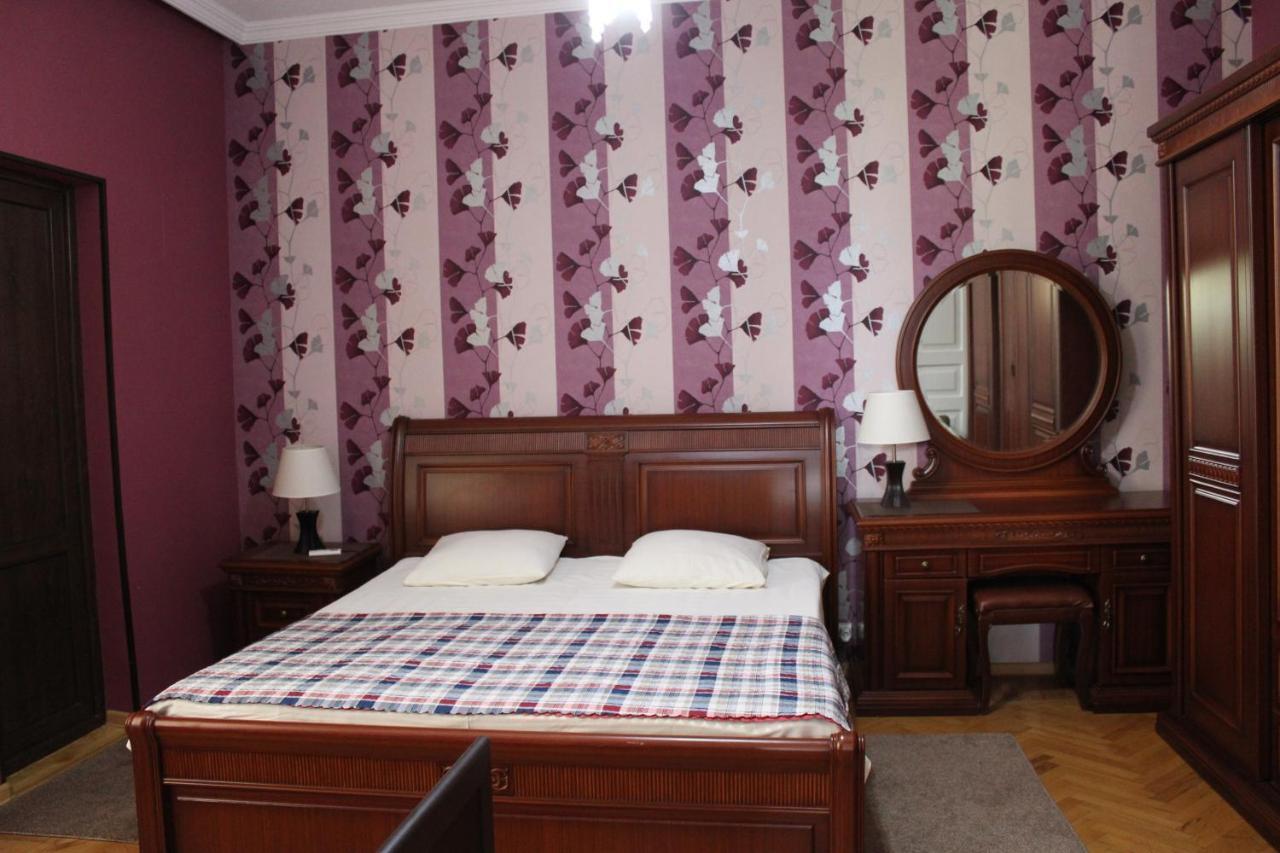 Tinikos Guest House Telavi Eksteriør billede
